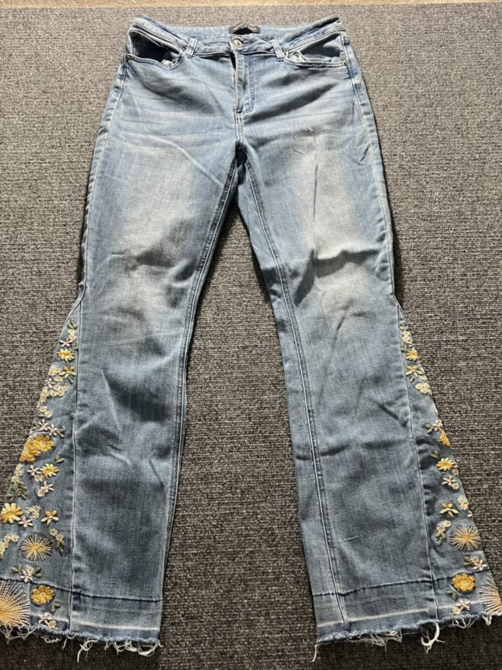 Ashley Mason Premium Jeans Womens 11 Light Blue Floral Embroidered Raw Hem